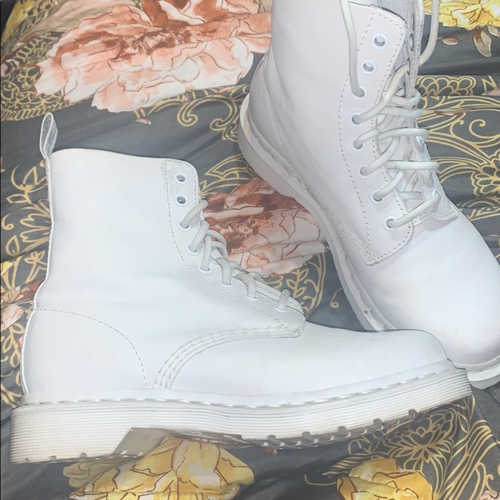 1460 Pascal Women’s Mono Lace Up Boots WHITE